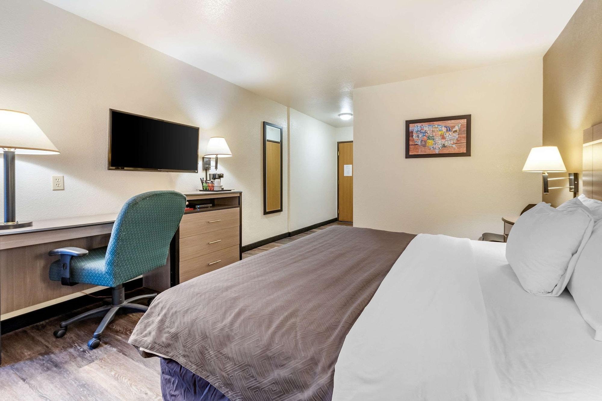 Econo Lodge Pueblo Exteriör bild